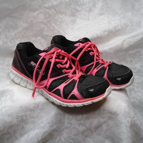 Fila Womens LIGHTWEIGHT Athletic Running Shoes Sneakers Black/Neon Pink Size 9.5 - Picture 2 of 10